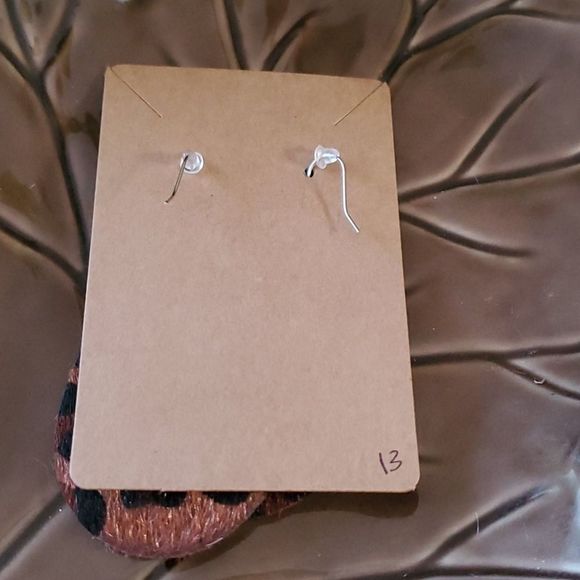 Animal print earrings wire - Picture 3 of 3